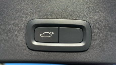 Volvo Xc40 2.0 B4P Inscription Pro 5dr Auto Petrol Estate